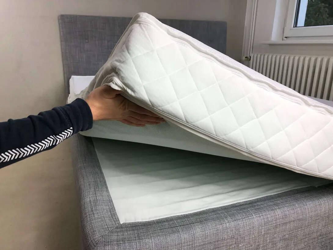 DIE MATRATZE von Weltbett kann gedreht und gewendet werden